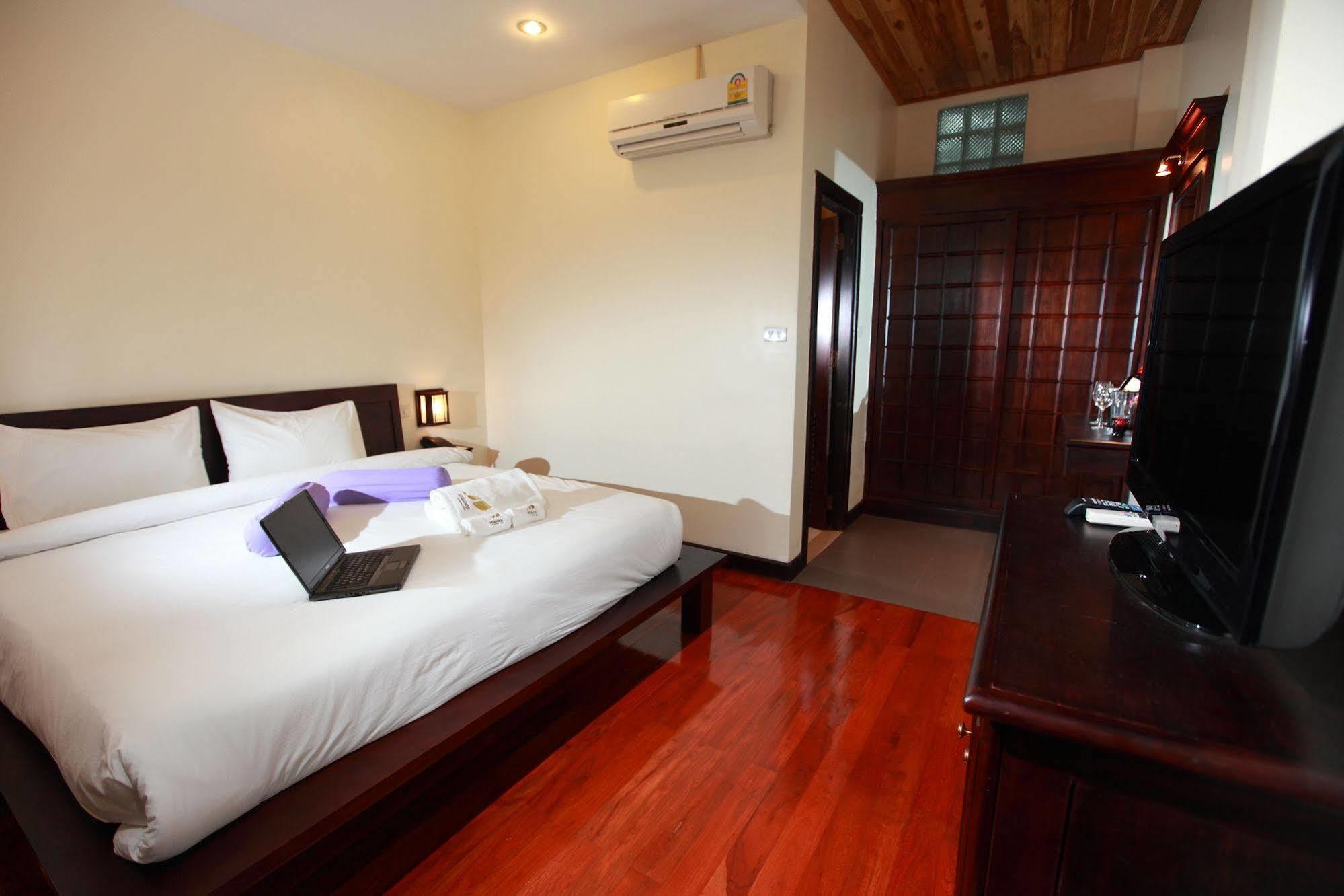 Seasons Riverside Hotel Vientiane Buitenkant foto