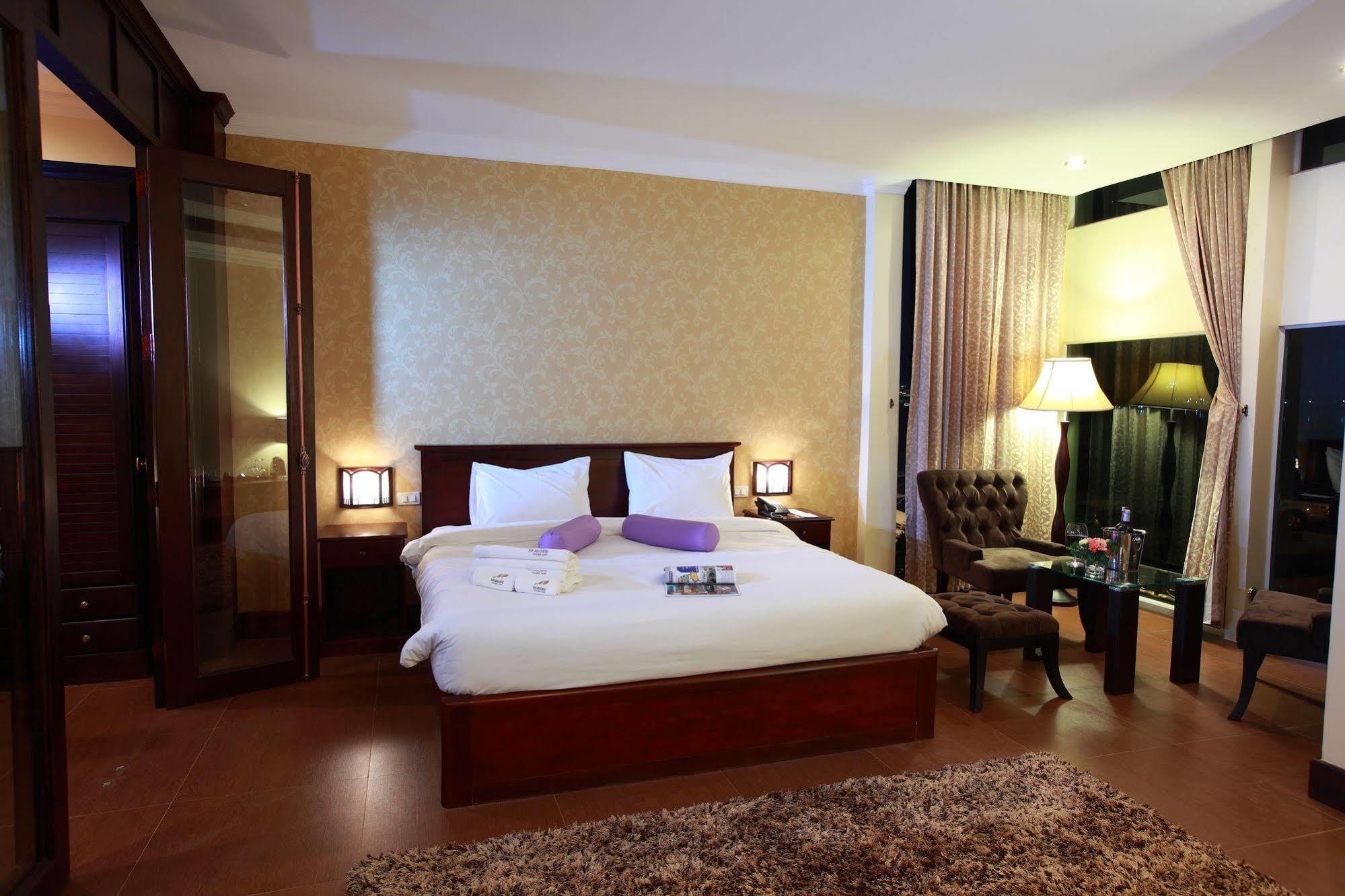 Seasons Riverside Hotel Vientiane Buitenkant foto